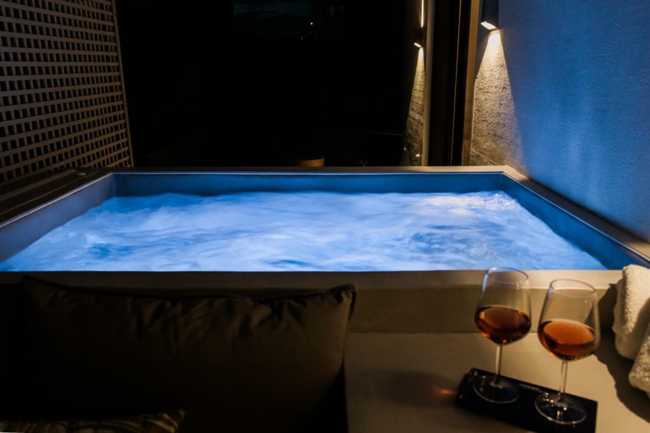 *** Boutique Syntagma Apartment W/ Plunge Pool *** Atina Dış mekan fotoğraf